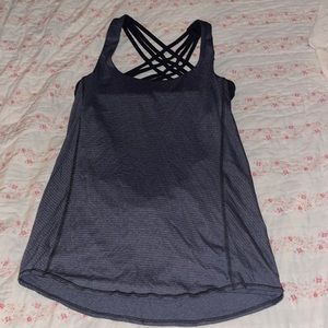 Lululemon top built in bra 6